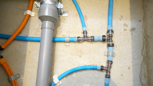 床下配管のメンテナンス代行